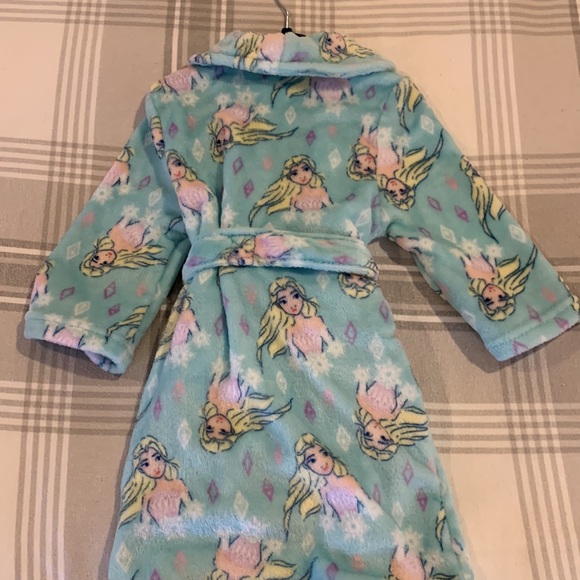 Elsa Robe girls size 4 - Picture 3 of 3